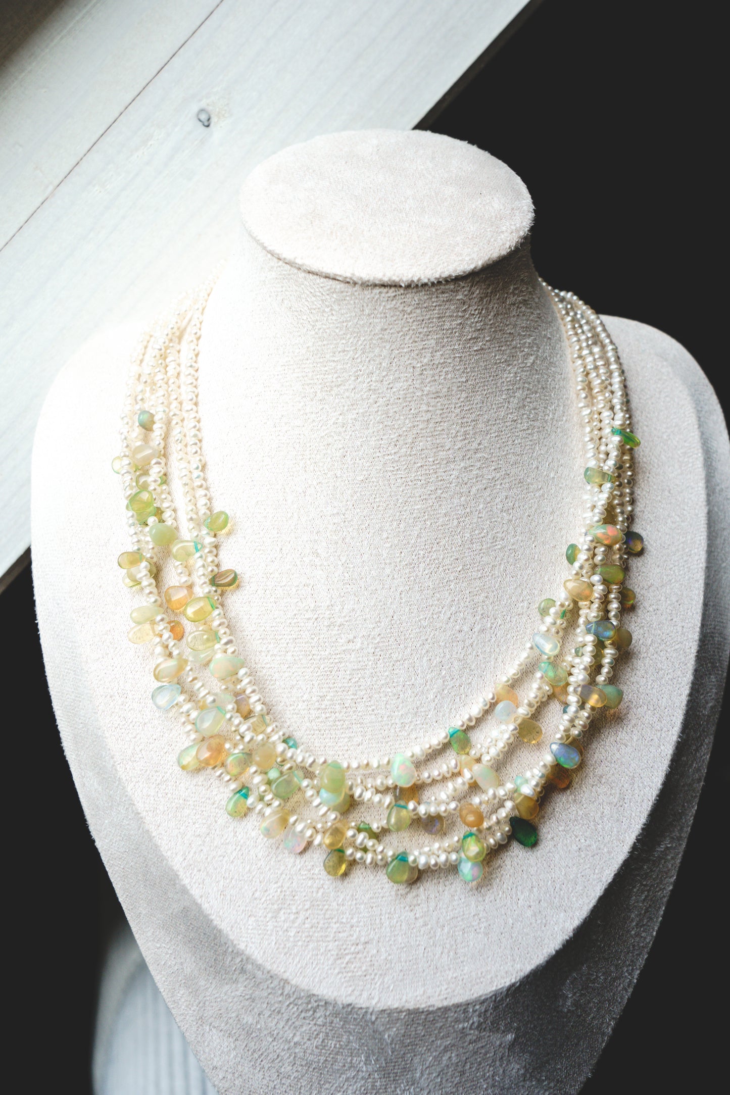 LUNA - freshwater pearl necklace with ethiopian opal droplets